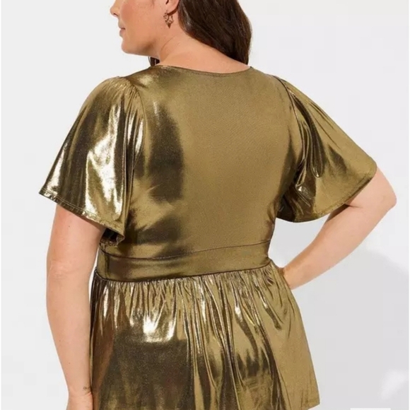 TORRID Liquid Shine Surplice Peplum Top: GOLD: NEW WITH TAGS: SIZE 2-2X - Picture 3 of 4